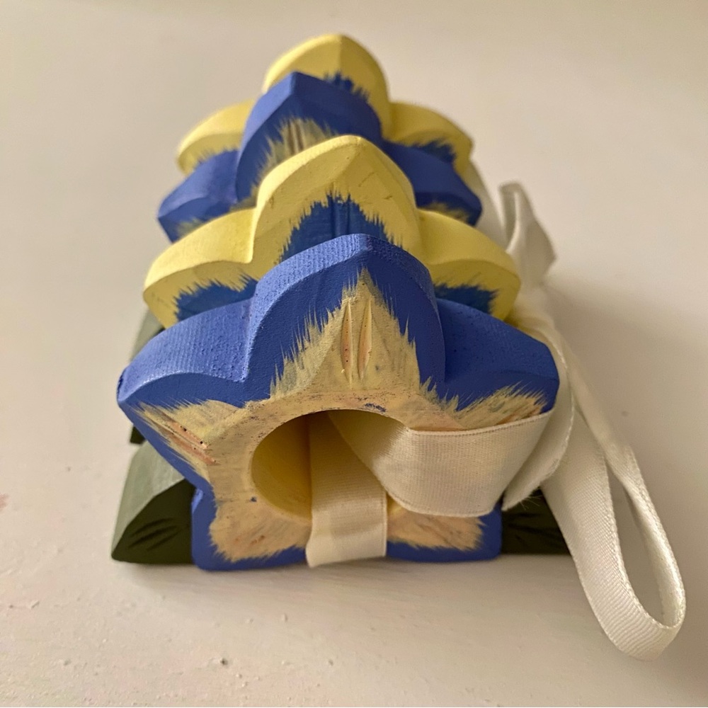 Set/4 Painted Wood Flower Napkin Rings NWT